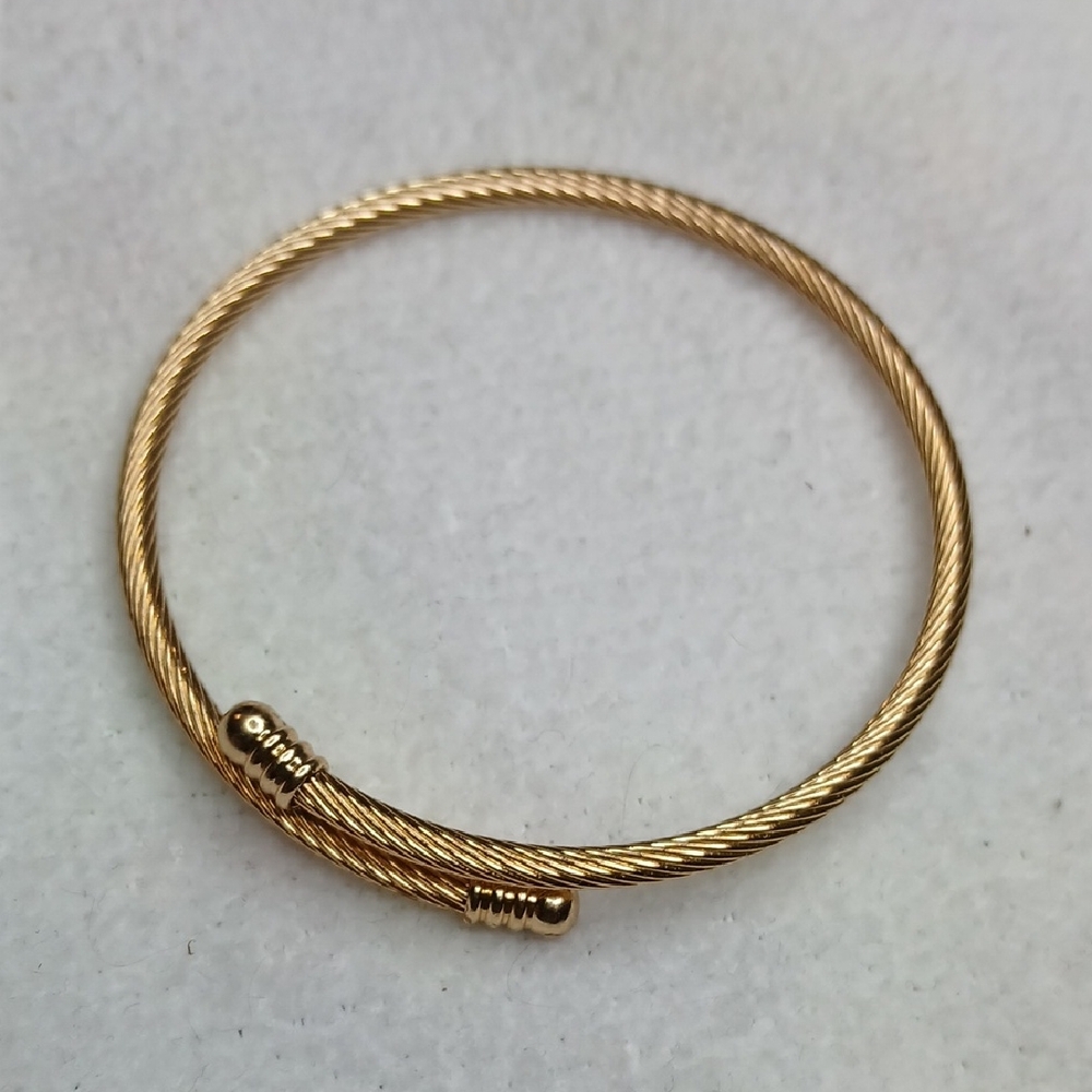 Jude Jewelers Stainless Steel Twist Design Gold-plated Bangle Bracelet